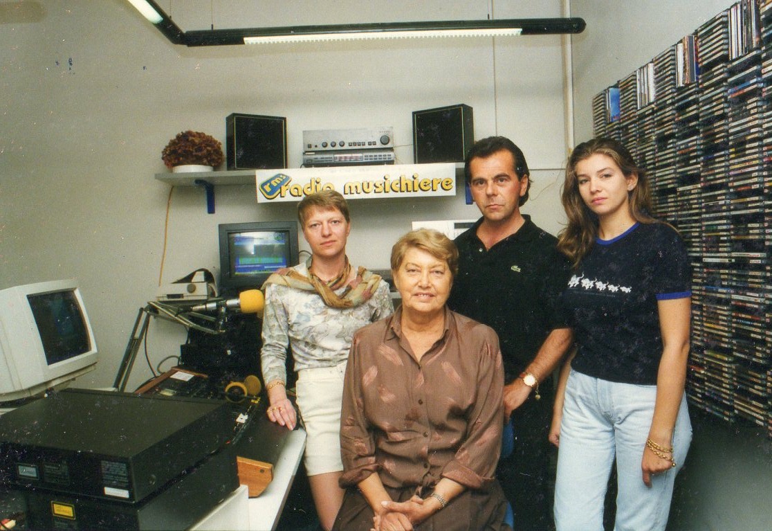 1995 studi di via Mazzini- Silvia,Zia Lalla,Silvano,Paola